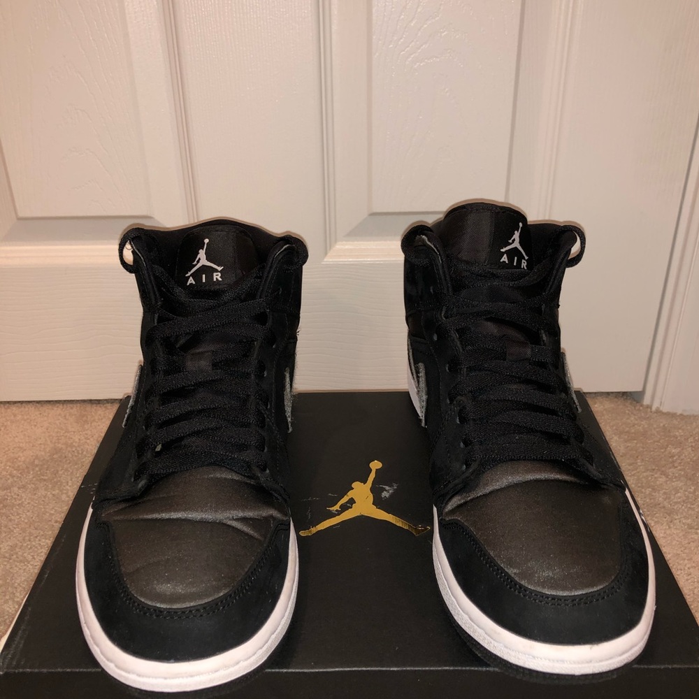 Air Jordan 1 - Picture 4 of 7